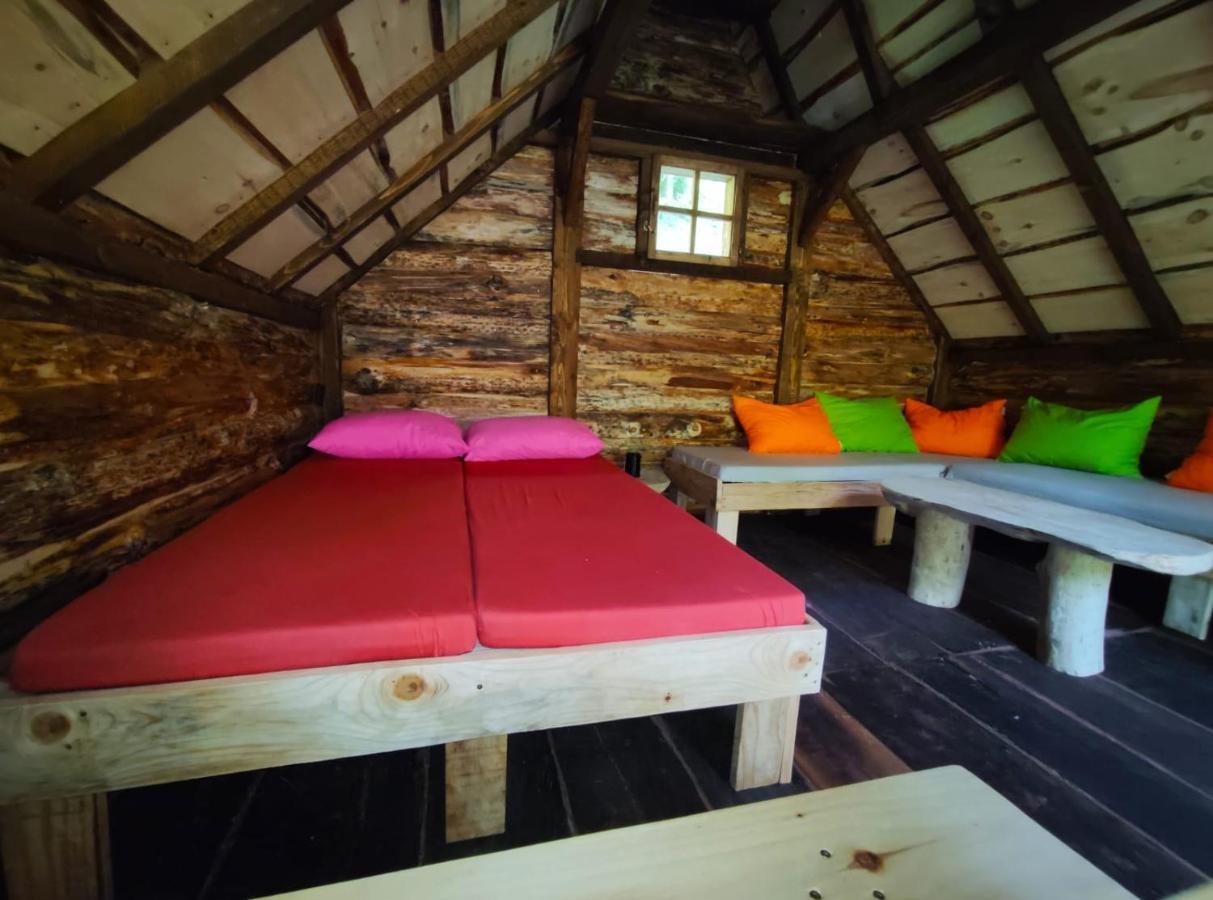 Kolibe - Robinson Camp Kupa Hotel Netretic Eksteriør billede