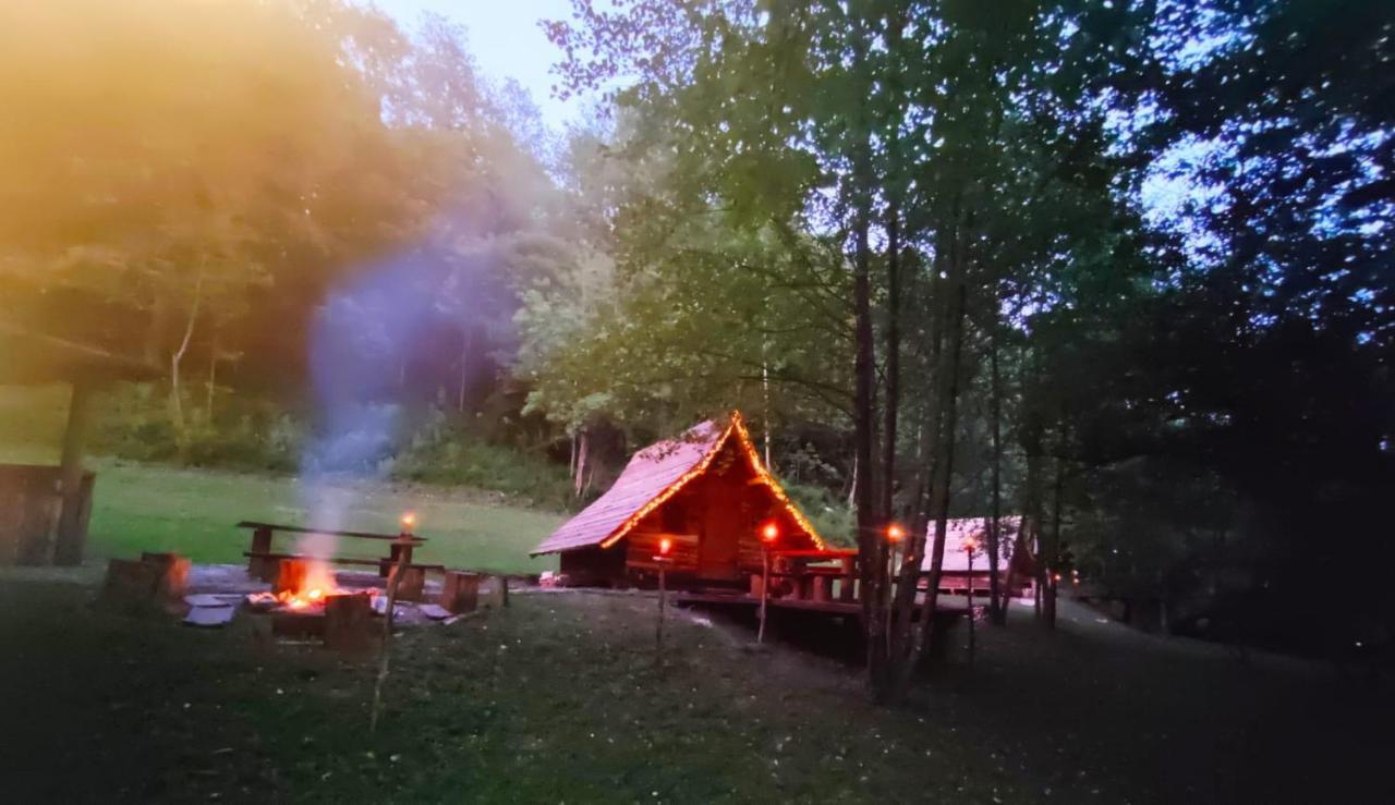 Kolibe - Robinson Camp Kupa Hotel Netretic Eksteriør billede